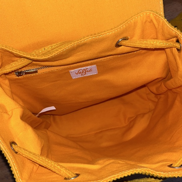 💛 🫦 💛• VALFRE x Love Thineself Vibes • 🫦♥️🫦 - Picture 9 of 10